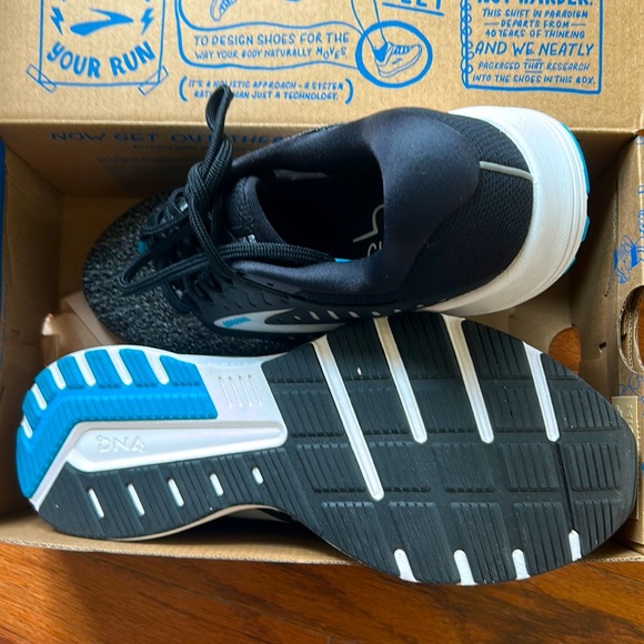 Woman's running shoe. Worn 1 time. - Picture 1 of 3